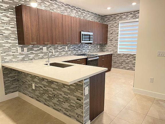 4th image of 8386 Central Park Blvd #0