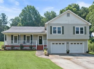 4078 Crabapple Dr, Gainesville, GA 30507