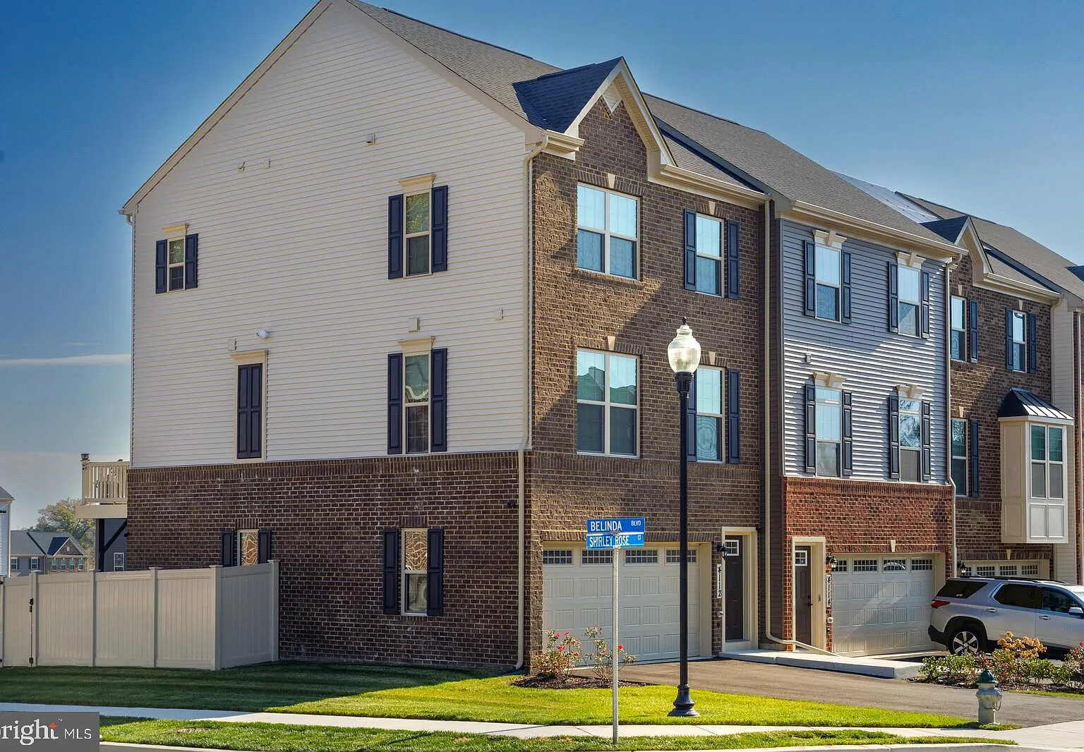 3 bed, 2.5 bath, 1970 sqft, $3,500 — Photo 3