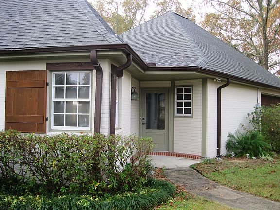 3rd image of 201 Camberly Cir