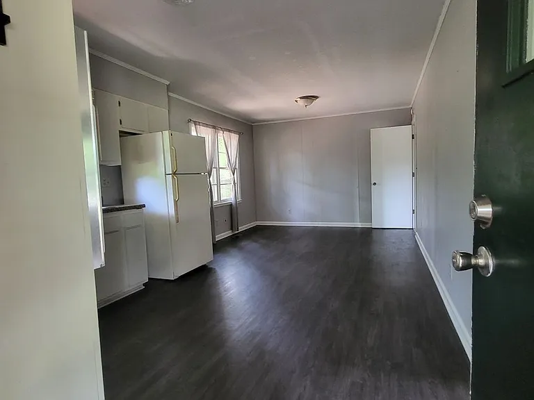 1203 Edgewood Dr — Photo 10