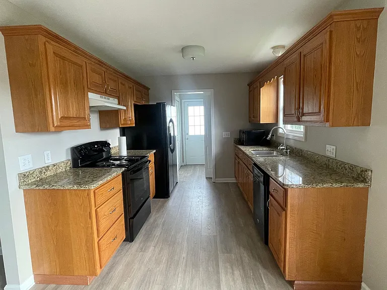 2819 Faith Ln — Photo 32
