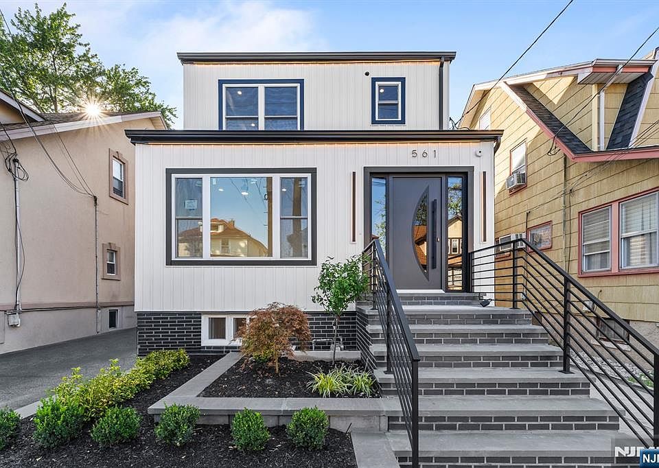1st image of 561 Olympia Ave