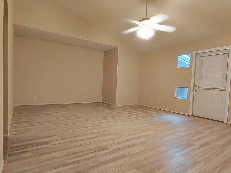 2331 Siesta Ln — Photo 7