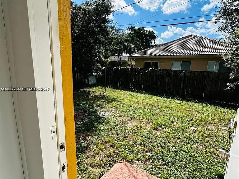 2620 NW 14th Ct — Photo 12