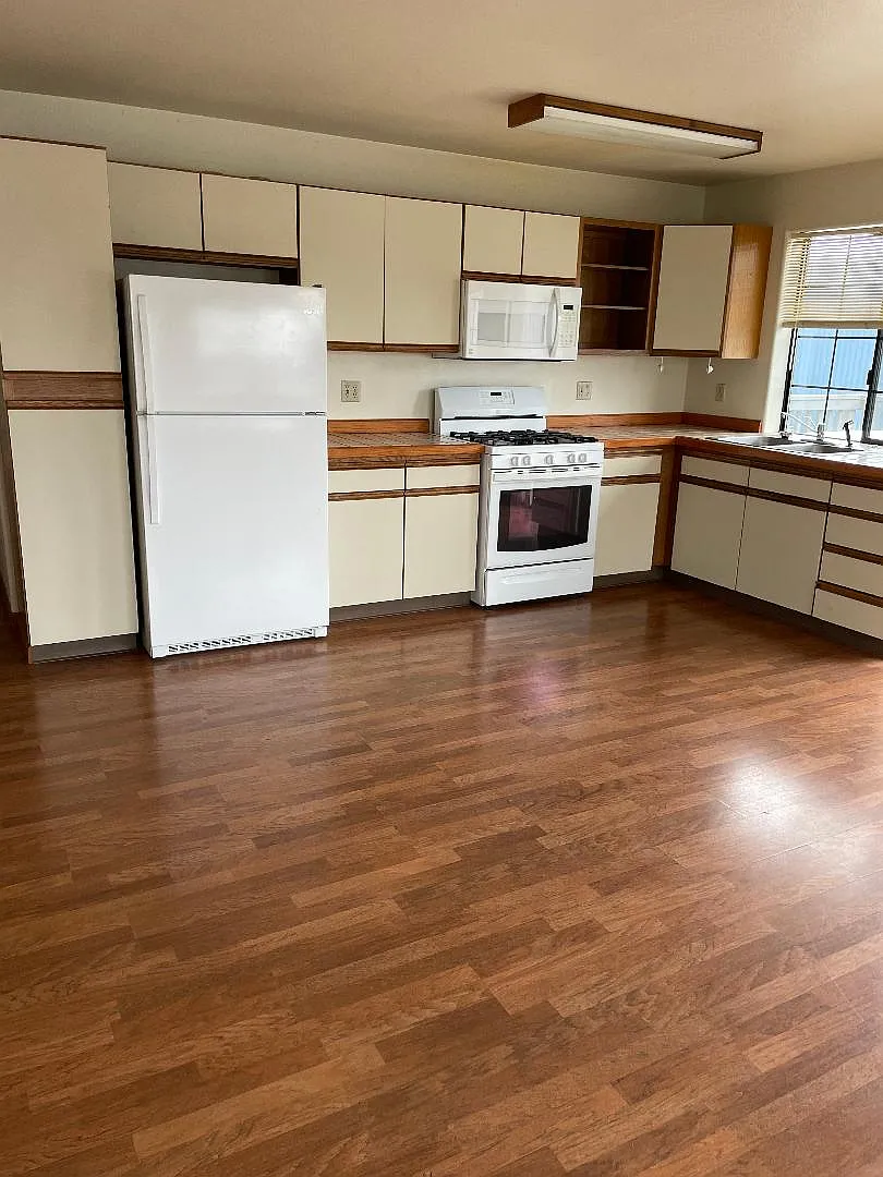 5670 West End Rd — Photo 1