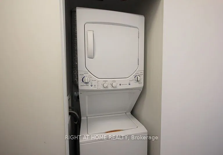 36 Lisgar St #831W — Photo 20