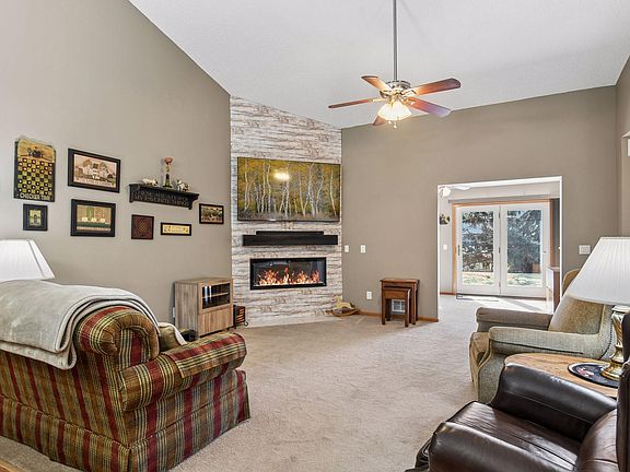 4th image of 7887 Barrymore Ln