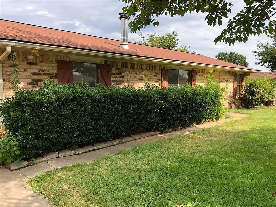 1st image of 1803 Oak Hill Dr