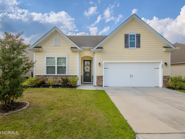 823 Barbon Beck Lane SE, Leland, NC 28451