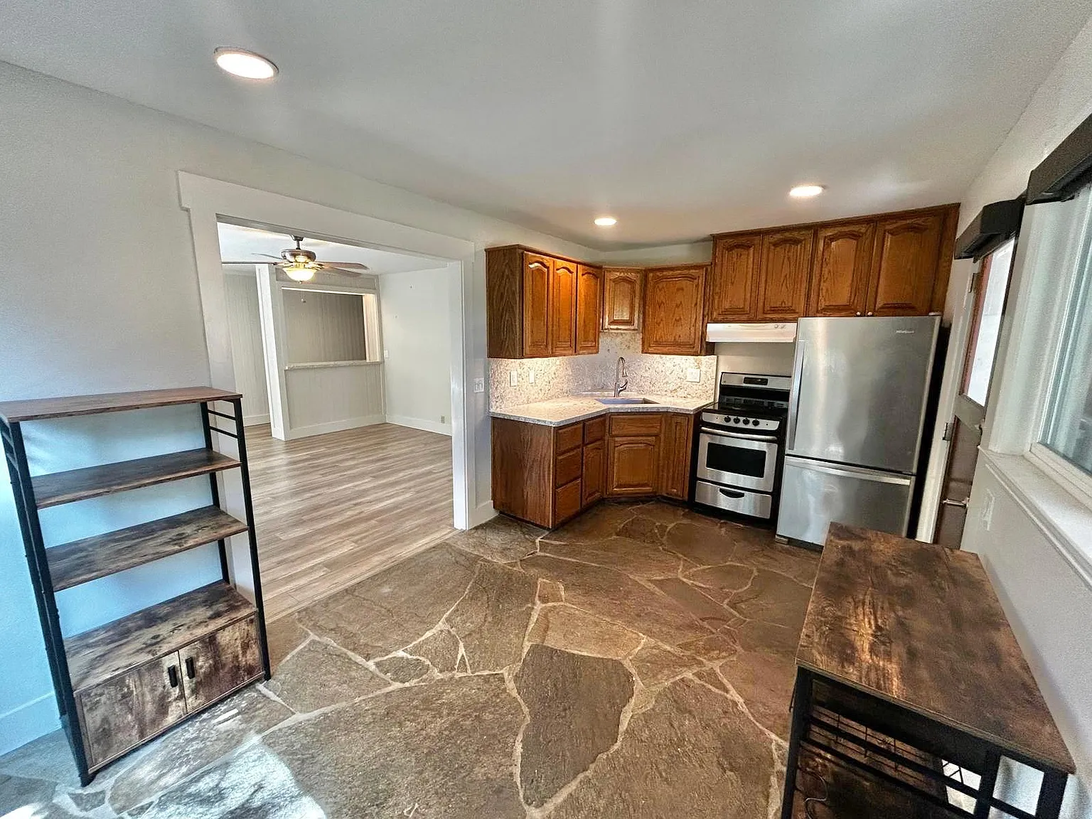 2 bed, 1100 sqft, $2,850 — Photo 4