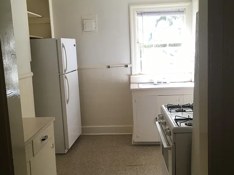 1069 Poplar Blvd — Photo 9