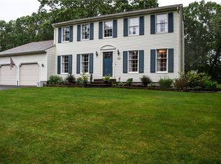 36 Hallmark Dr, Warwick, RI 02886