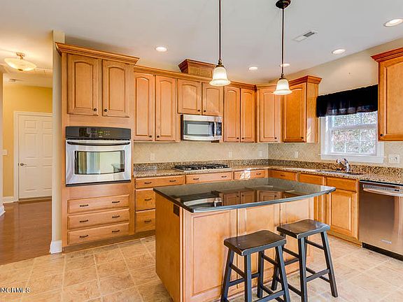 3rd image of 101 Duval Ln