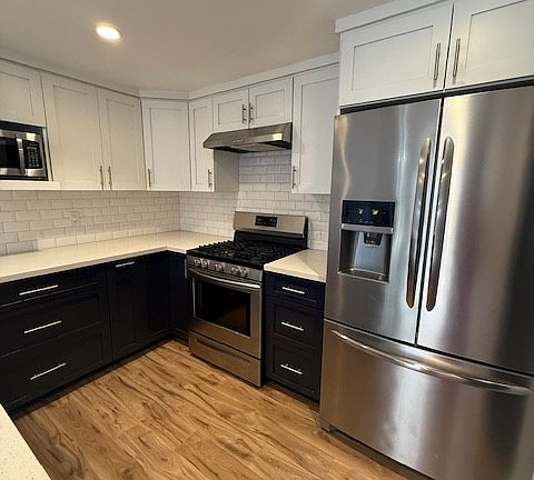 3rd image of 1720 Melrose Ave Unit 29