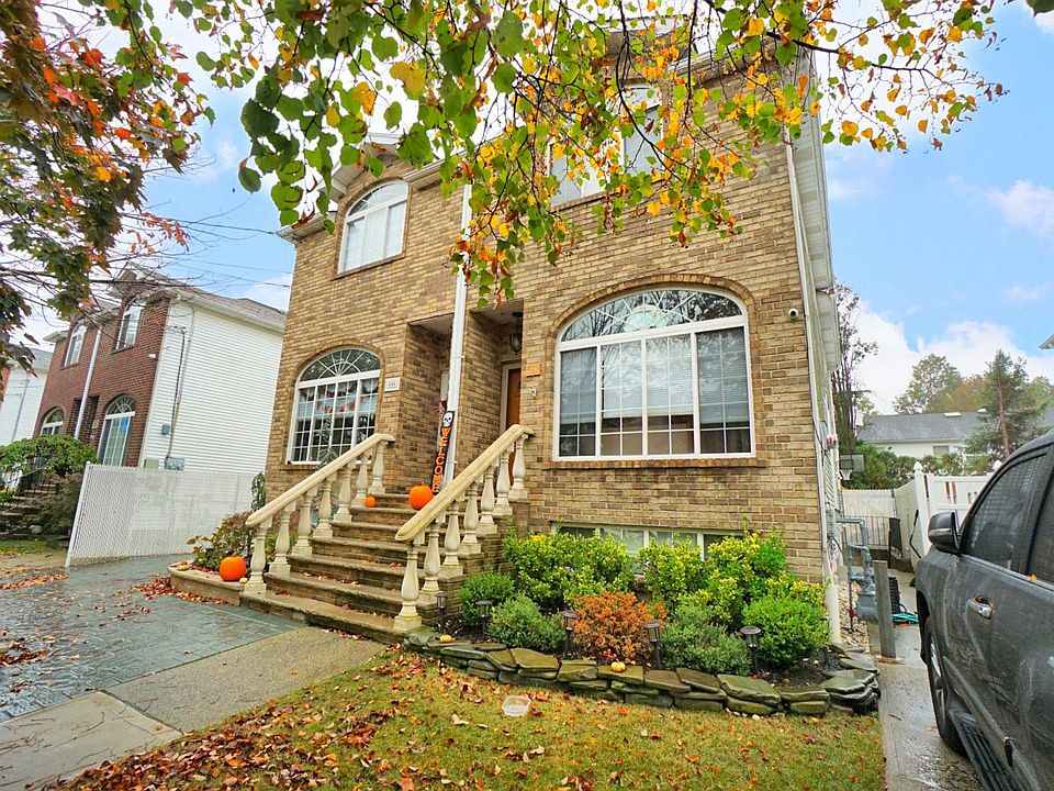 1st image of 582 Main St #1A