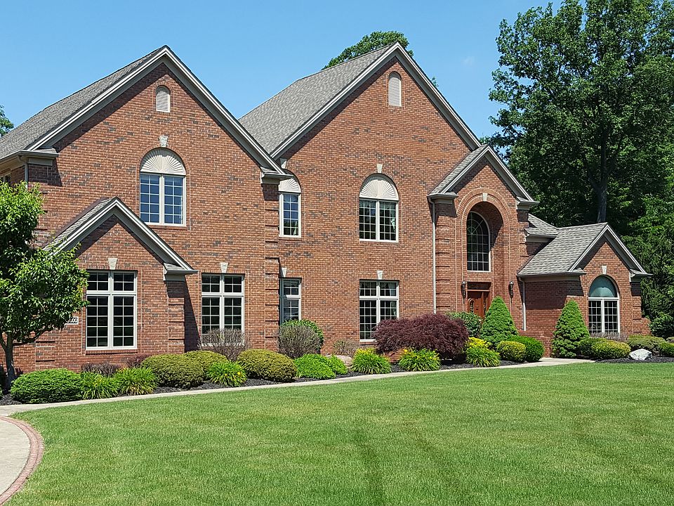 1st image of 39000 Arbor Ct