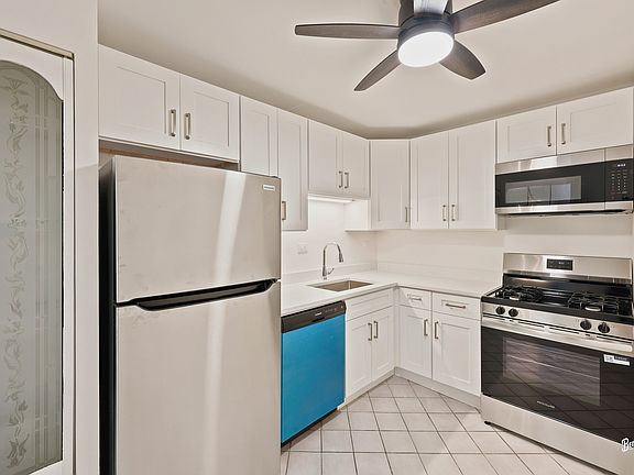 2nd image of 945 E Kenilworth Ave Unit 219