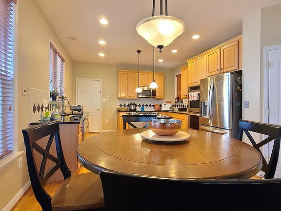 5th image of 11328 Bulova Ln
