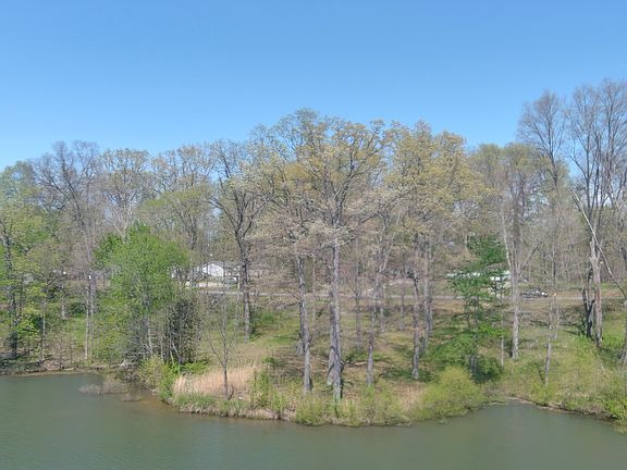 2nd image of 884 Country Squire Blvd