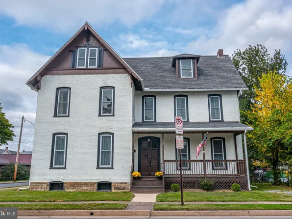 23 W Clinton St, Lock Haven, PA 17745