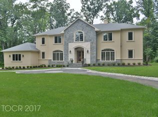 17 Stone Ledge Rd, Upper Saddle River, NJ 07458