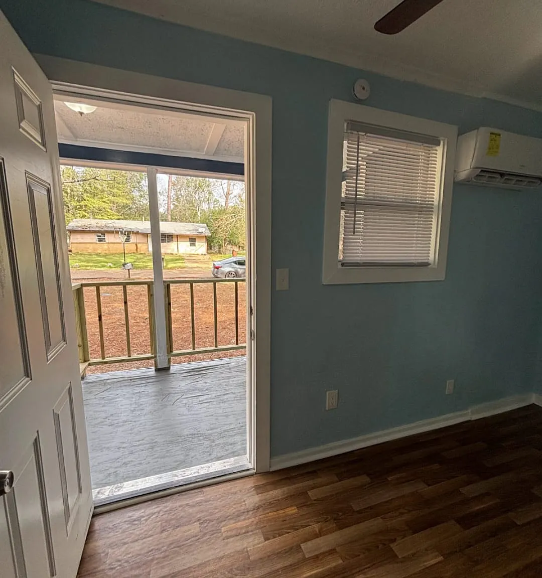 907 Winn Street - Winn Street 907 — Photo 3