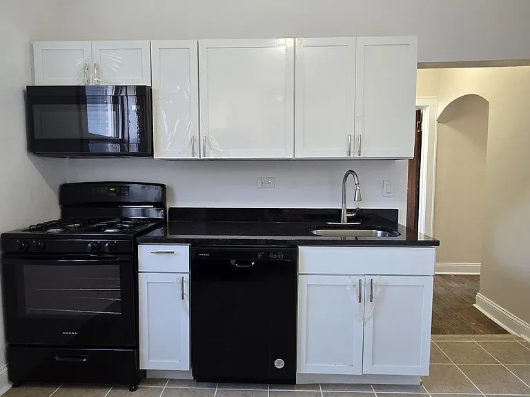1936 W Estes Ave #1N — Photo 5