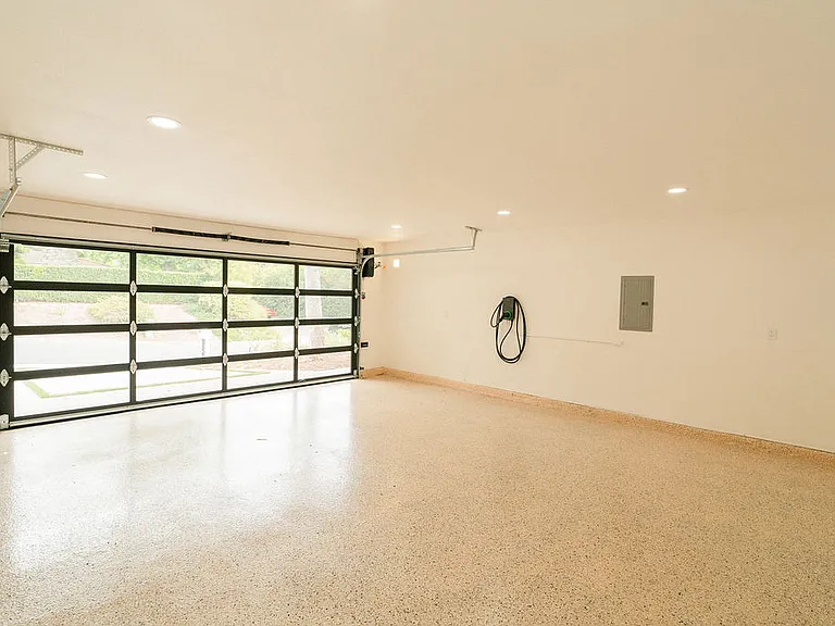 10461 Shadyridge Dr — Photo 30
