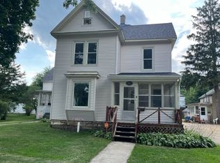 912 N 6th St, Rochelle, IL 61068