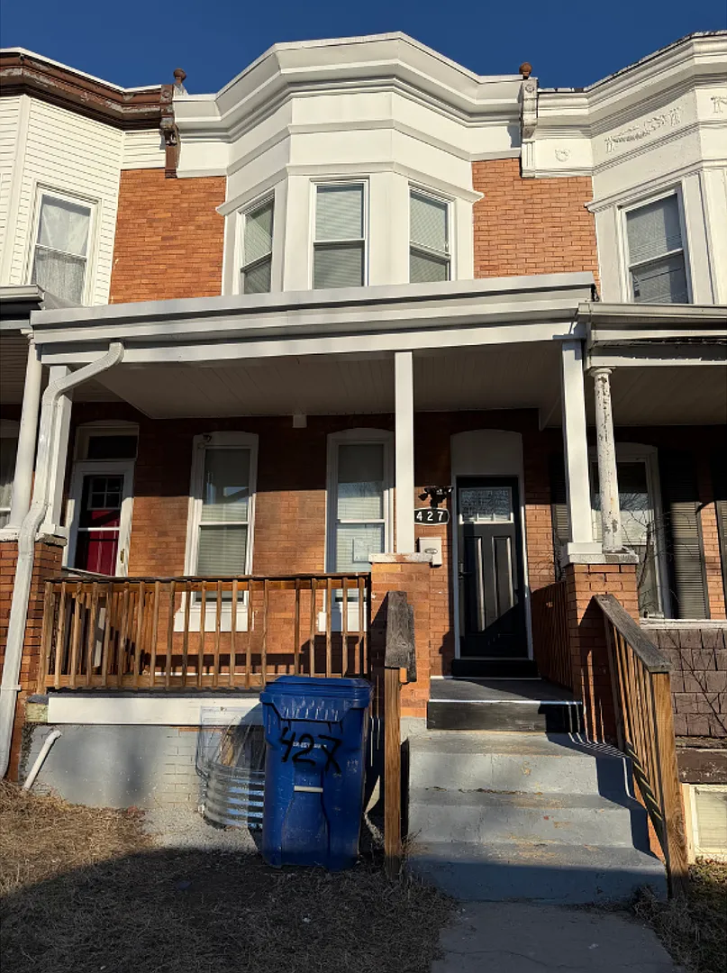 427 S Augusta Ave $600 Available (Shared Bath) — Photo 1