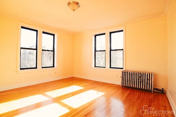 Rented by City Connections Realty | media 8