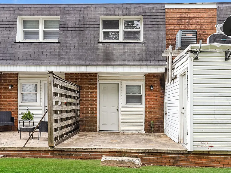 Caswell at Central Avenue — Photo 44