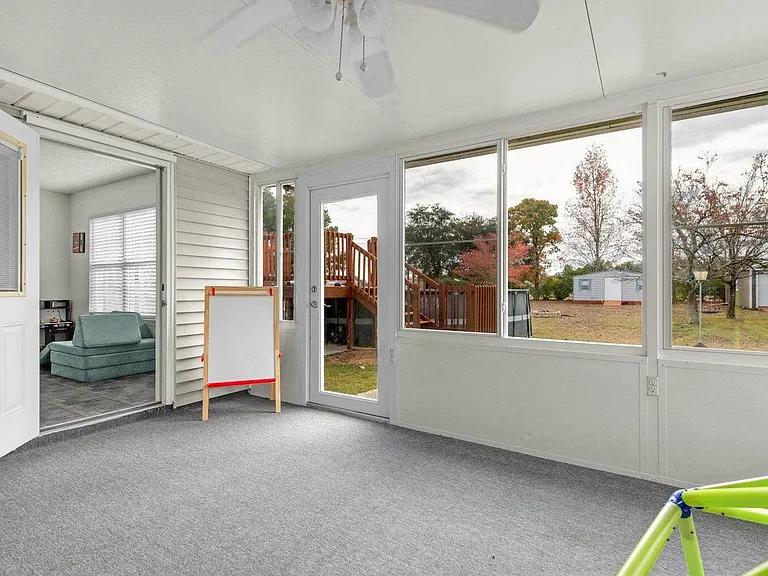400 Brown Pl — Photo 18