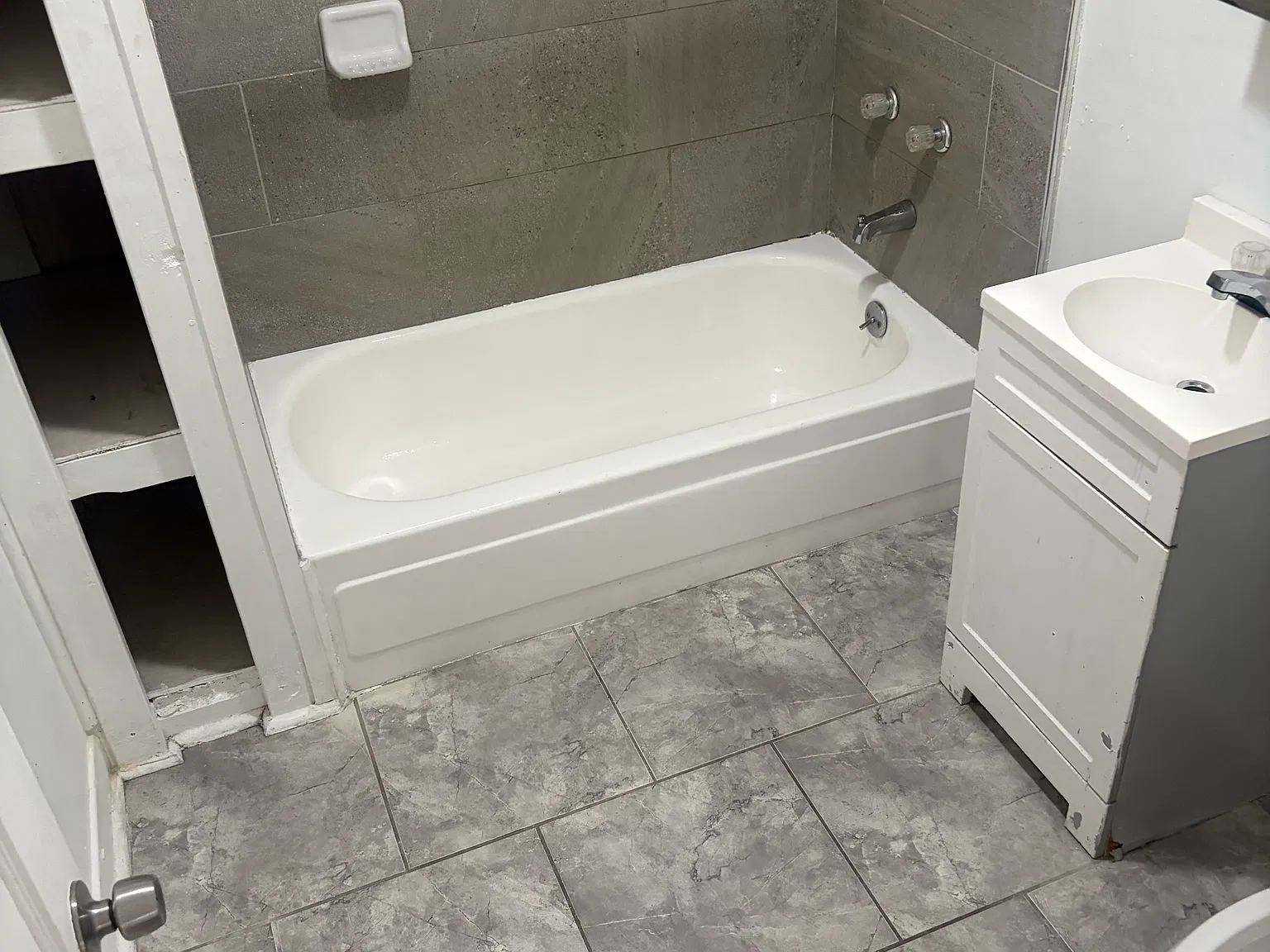 3436 Chestnut Avenue - 1 — Photo 2