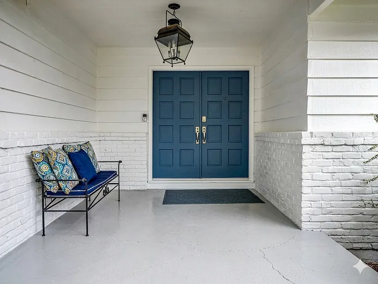 16933 Greentree Ave — Photo 3