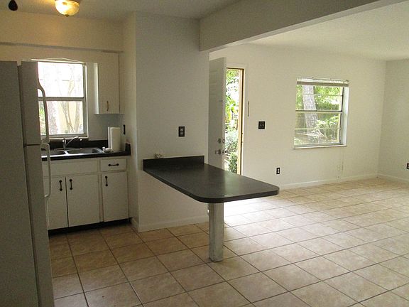 Living Rm & Kitchen