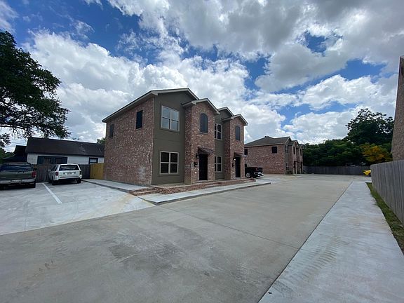 2nd image of 2703 Enterprise Blvd #F