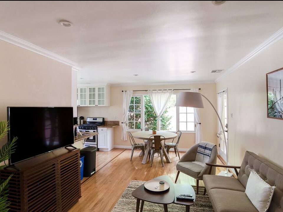 1st image of 816 17th St #4