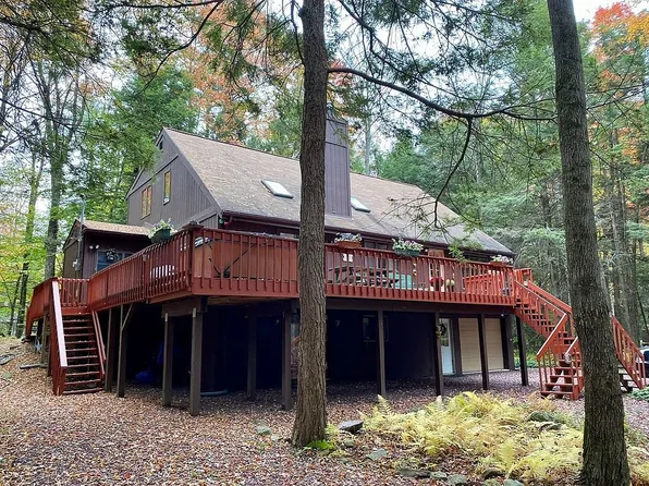 143 Sir Bradford Rd, Pocono Lake, PA 18347