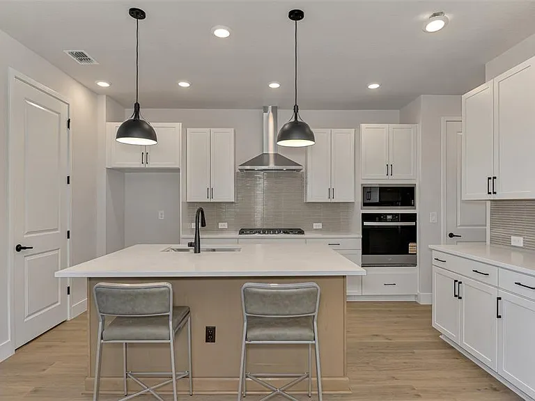 2821 Marrakesh Ln — Photo 14