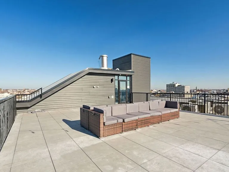 722 W Thompson St #207 — Photo 25