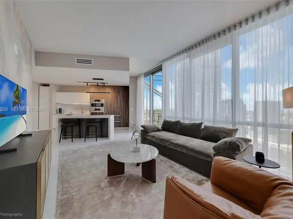 851 NE 1st Ave APT 3402, Miami, FL 33132