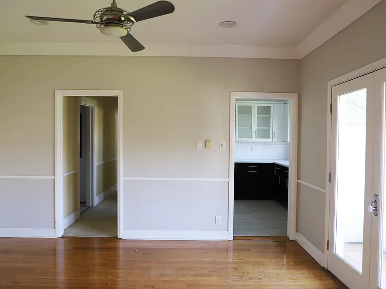 8001 1/2 Blackburn Ave — Photo 29