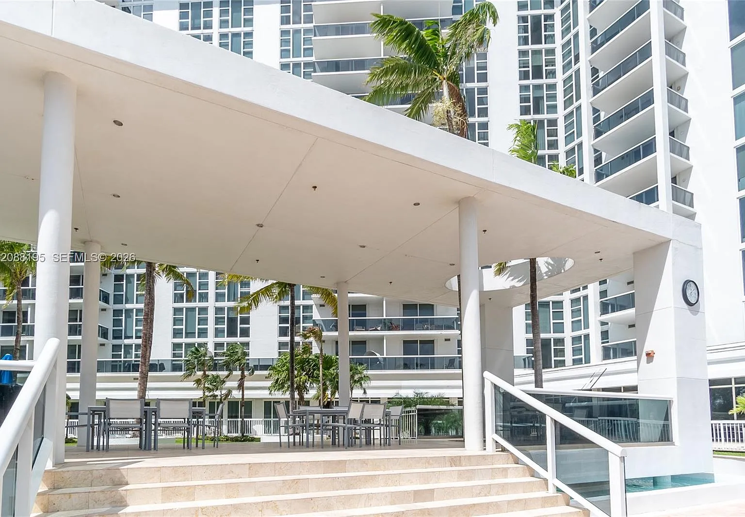 Harbour House Condo — Photo 2