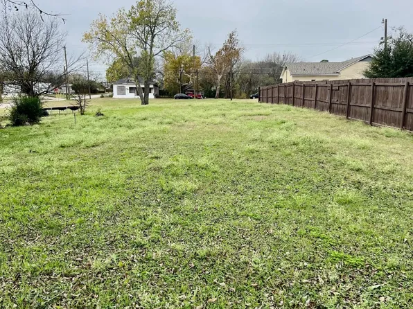 1303 N Shawnee St, Ennis, TX 75119