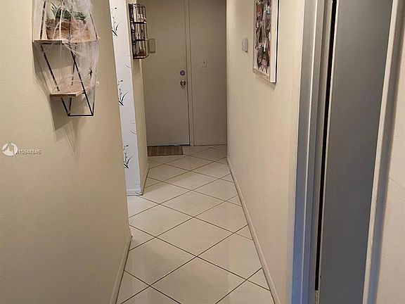 2nd image of 1021 Mockingbird Ln APT 214