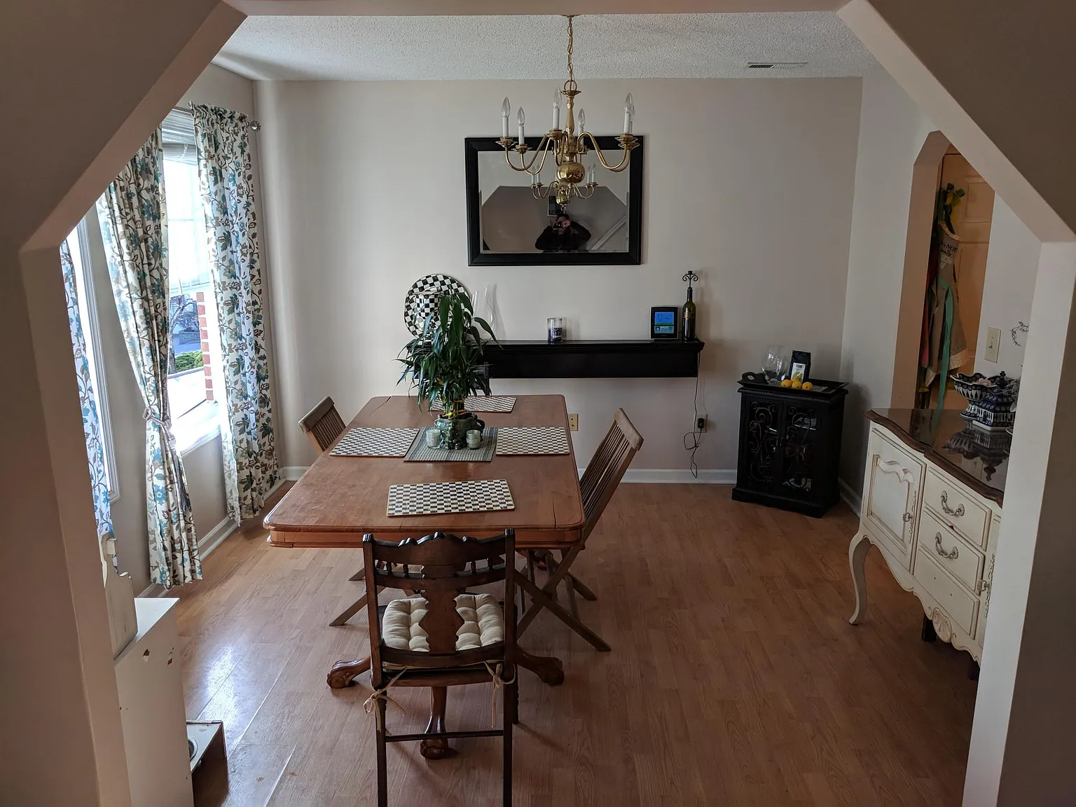 1004 Elkins Dr photo 1