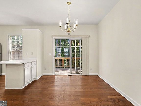 5th image of 4001 Howell Park Rd
