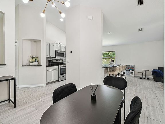 2nd image of 24541 Laurel Ridge Dr
